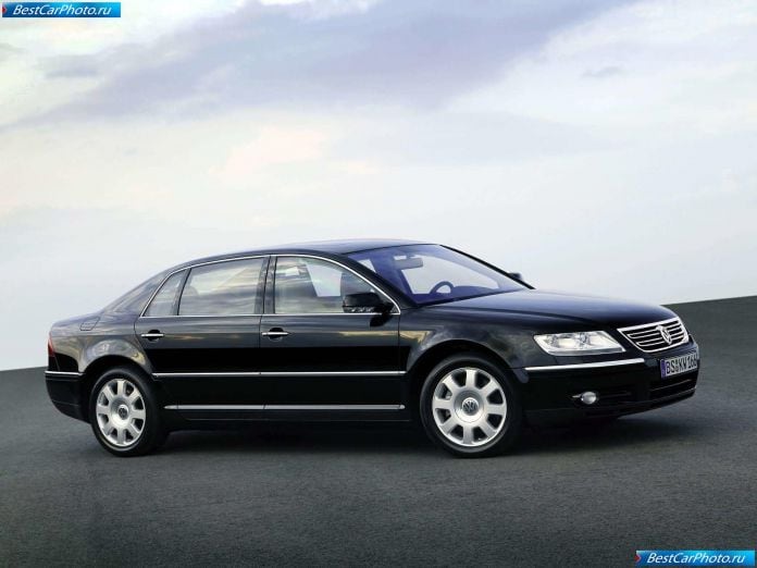2004 Volkswagen Phaeton With Long Wheelbase - фотография 1 из 11