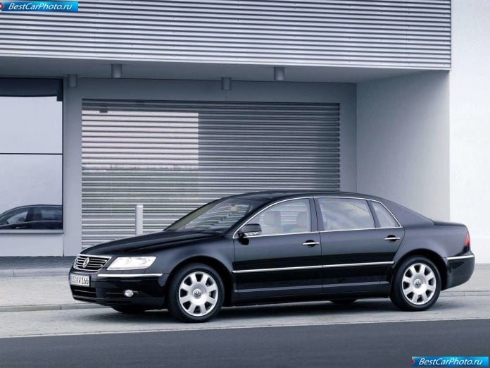 2004 Volkswagen Phaeton With Long Wheelbase - фотография 2 из 11