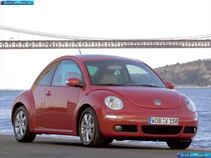 2005 Volkswagen New Beetle - фотография 3 из 43