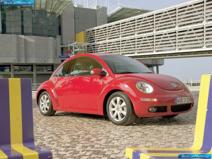2005 Volkswagen New Beetle - фотография 4 из 43