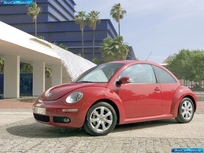 2005 Volkswagen New Beetle - фотография 5 из 43