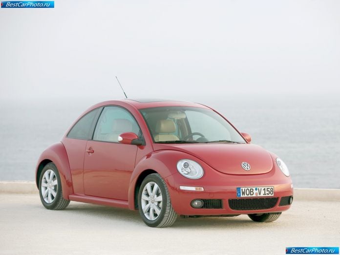 2005 Volkswagen New Beetle - фотография 6 из 43