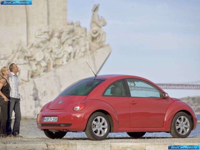 2005 Volkswagen New Beetle - фотография 27 из 43