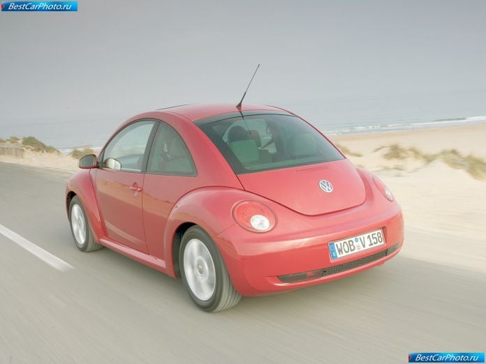 2005 Volkswagen New Beetle - фотография 37 из 43