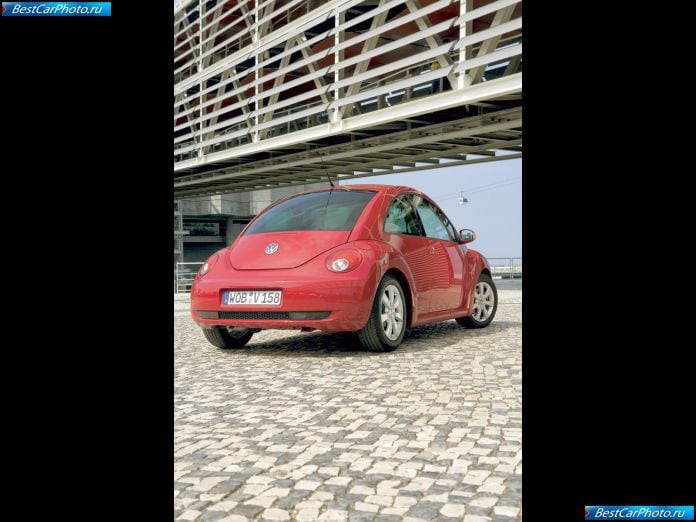2005 Volkswagen New Beetle - фотография 41 из 43