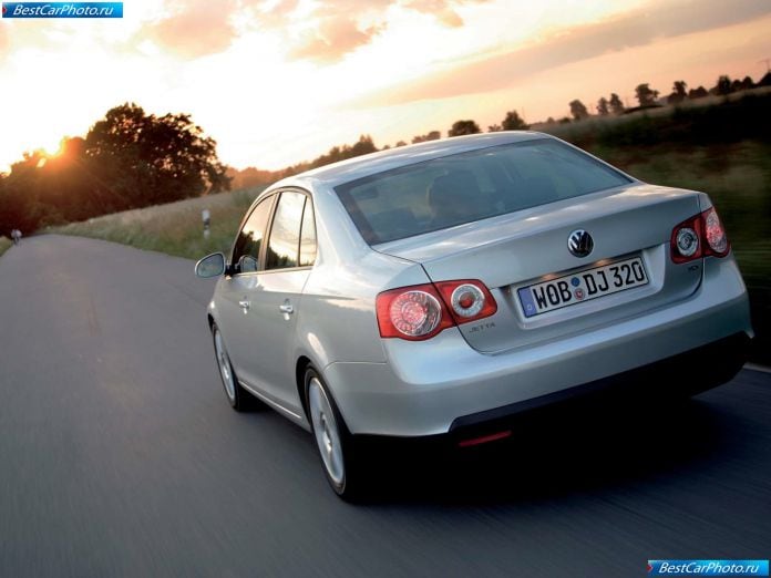 2006 Volkswagen Jetta - фотография 26 из 69