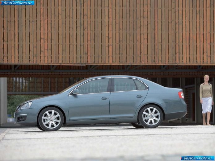 2006 Volkswagen Jetta - фотография 43 из 69 2006 Volkswagen Jetta - фотография 43 из 69