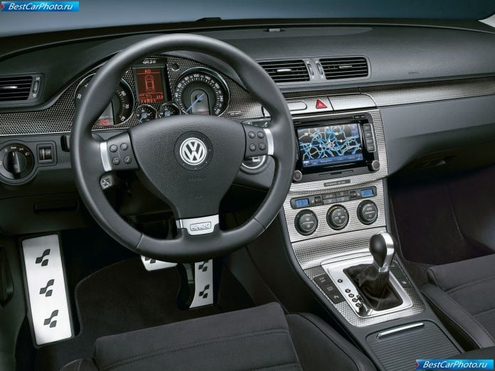 2007 Volkswagen Passat R36 - фотография 16 из 26