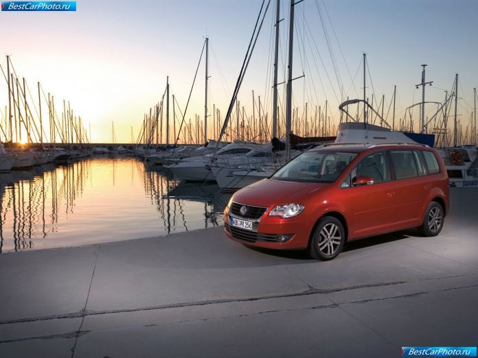 2007 Volkswagen Touran - фотография 8 из 61 2007 Volkswagen Touran - фотография 8 из 61