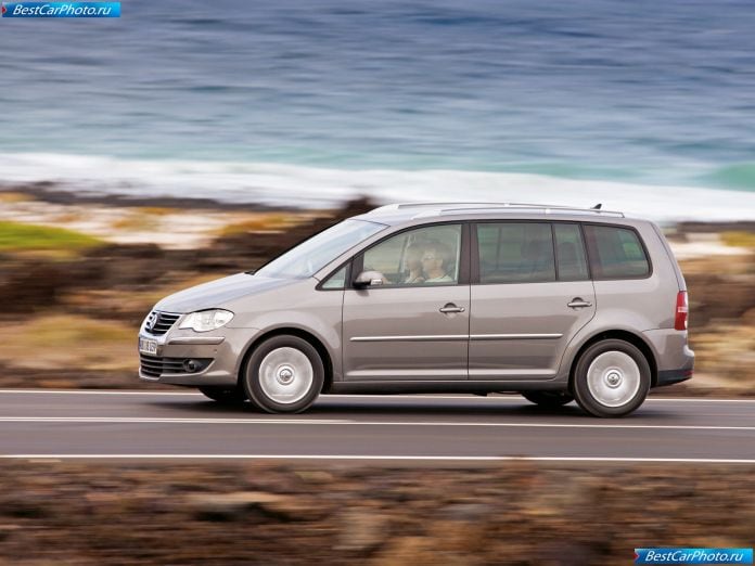 2007 Volkswagen Touran - фотография 19 из 61 2007 Volkswagen Touran - фотография 19 из 61