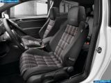 volkswagen_2008-golf_gti_concept_1600x1200_011.jpg