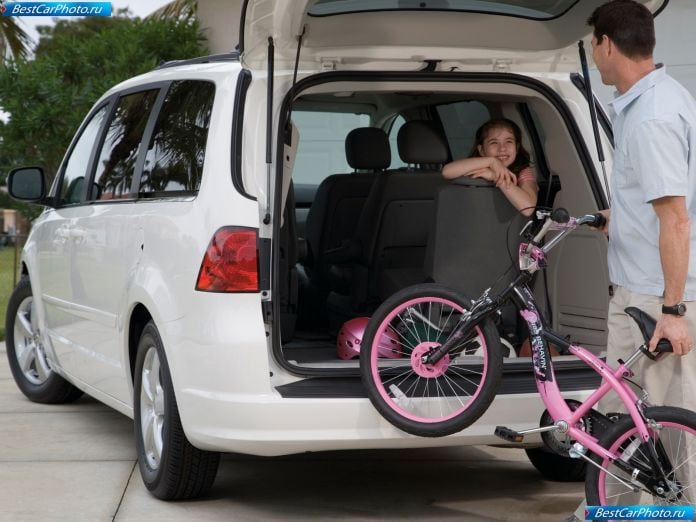 2009 Volkswagen Routan - фотография 11 из 13