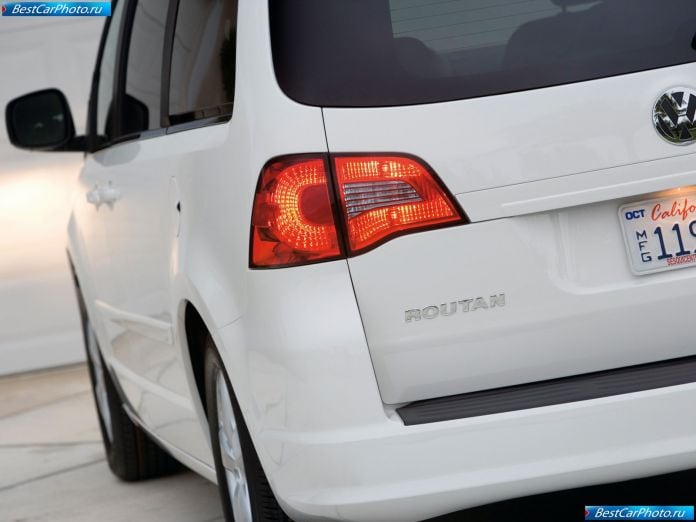 2009 Volkswagen Routan - фотография 13 из 13