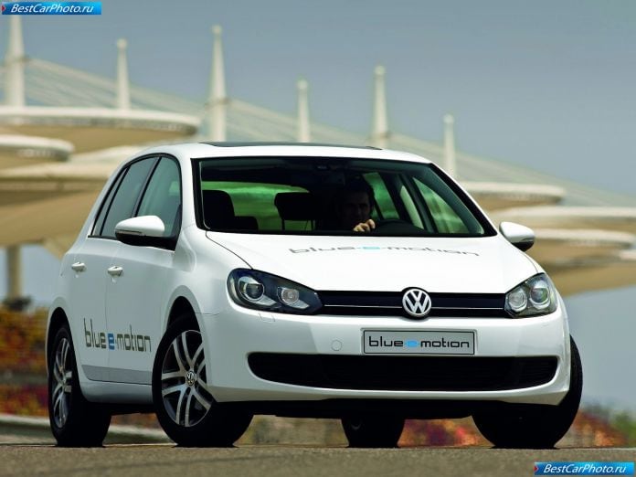 2010 Volkswagen Golf Blue-e-motion Concept - фотография 1 из 25