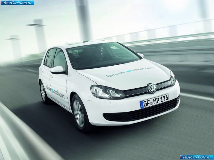 2010 Volkswagen Golf Blue-e-motion Concept - фотография 2 из 25