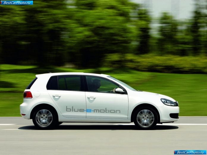 2010 Volkswagen Golf Blue-e-motion Concept - фотография 14 из 25