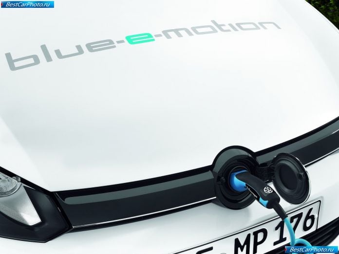 2010 Volkswagen Golf Blue-e-motion Concept - фотография 20 из 25