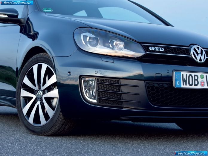 2010 Volkswagen Golf Gtd - фотография 41 из 43