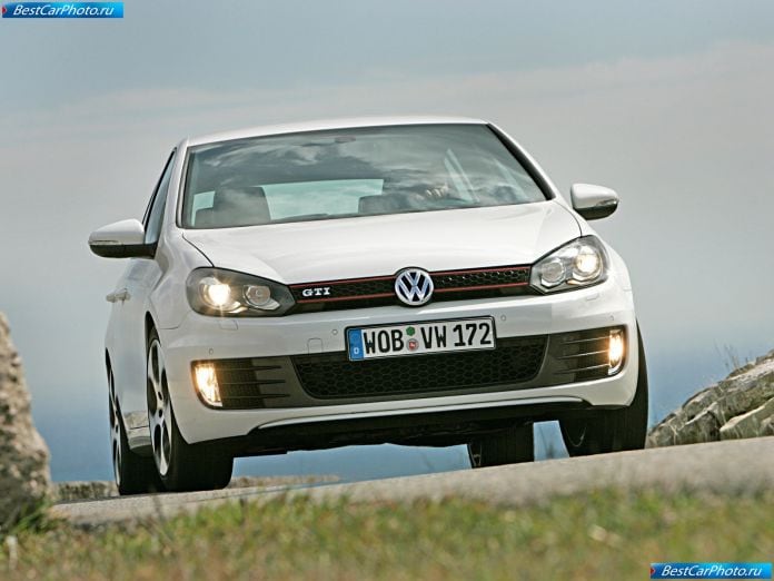 2010 Volkswagen Golf Gti - фотография 1 из 45