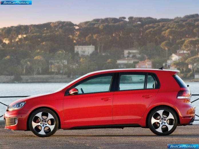 2010 Volkswagen Golf Gti - фотография 25 из 45