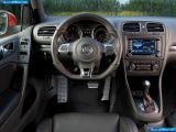 volkswagen_2010-golf_gti_1600x1200_035.jpg