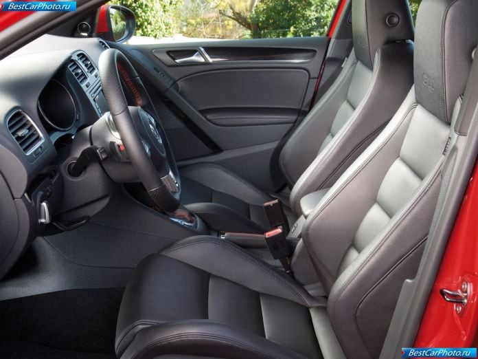 2010 Volkswagen Golf Gti - фотография 37 из 45