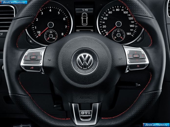 2010 Volkswagen Golf Gti Us-version - фотография 11 из 15