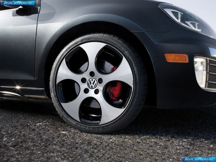 2010 Volkswagen Golf Gti Us-version - фотография 14 из 15
