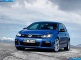 volkswagen_2010-golf_r_1600x1200_009.jpg