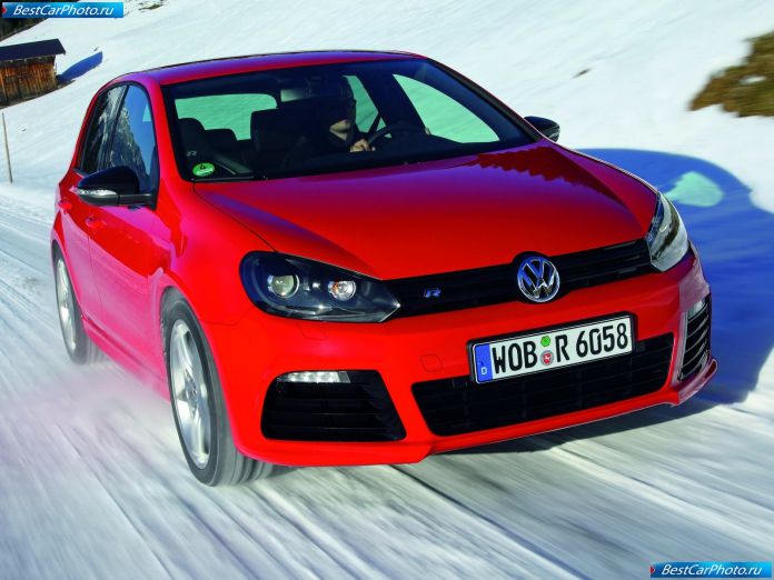 2010 Volkswagen Golf R - фотография 12 из 60