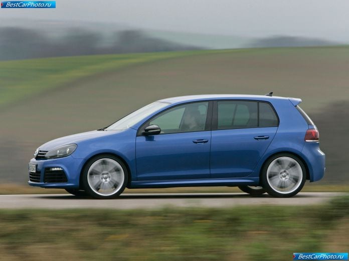 2010 Volkswagen Golf R - фотография 21 из 60