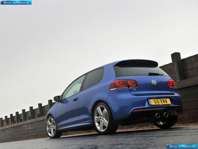 2010 Volkswagen Golf R - фотография 32 из 60