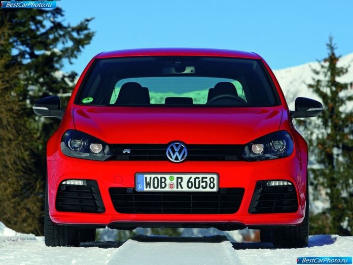 2010 Volkswagen Golf R - фотография 36 из 60