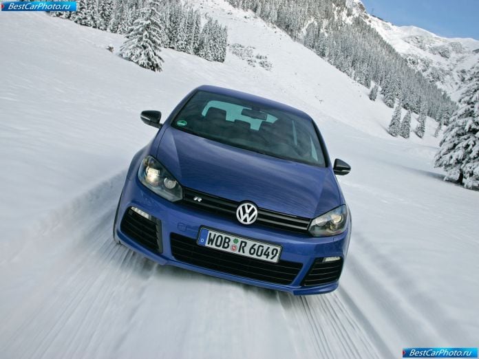 2010 Volkswagen Golf R - фотография 37 из 60