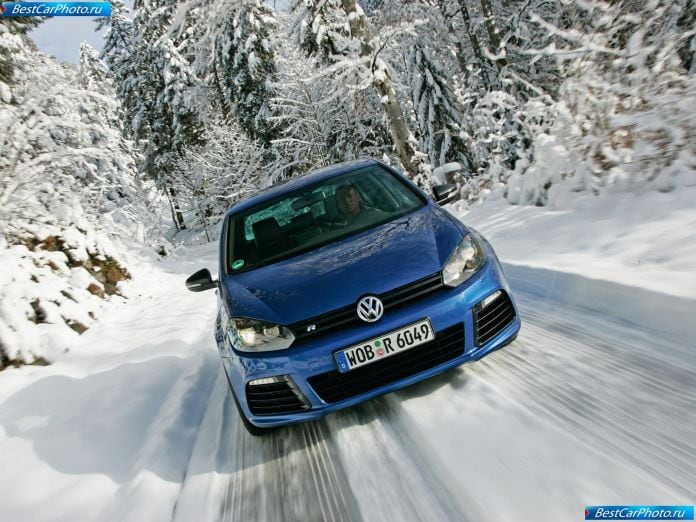 2010 Volkswagen Golf R - фотография 38 из 60