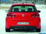 volkswagen_2010-golf_r_1600x1200_039.jpg
