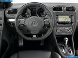 volkswagen_2010-golf_r_1600x1200_042.jpg
