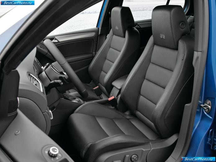 2010 Volkswagen Golf R - фотография 44 из 60