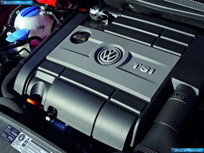 2010 Volkswagen Golf R - фотография 58 из 60