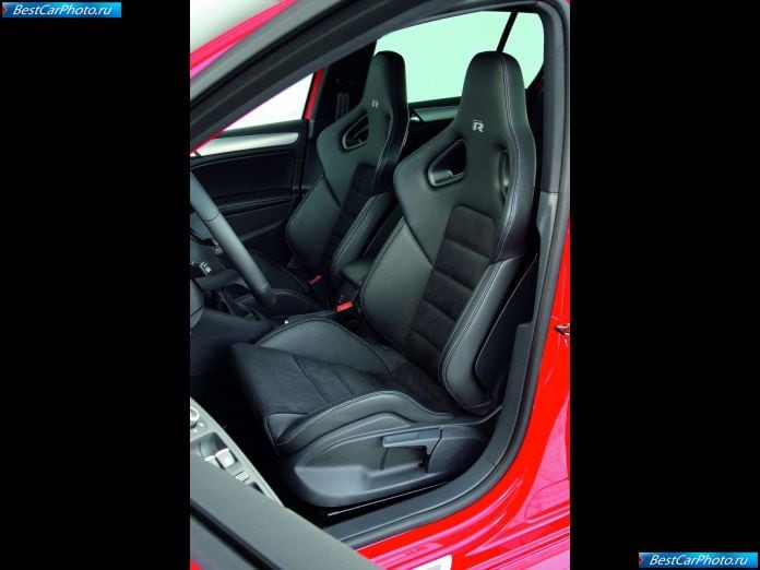 2010 Volkswagen Golf R - фотография 59 из 60
