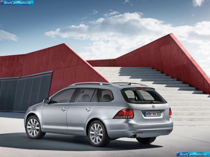 2010 Volkswagen Golf Variant - фотография 19 из 47