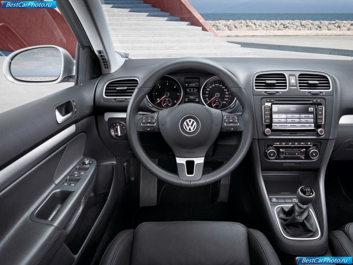 2010 Volkswagen Golf Variant - фотография 26 из 47