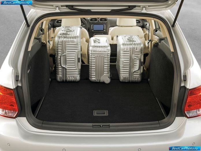 2010 Volkswagen Golf Variant - фотография 32 из 47