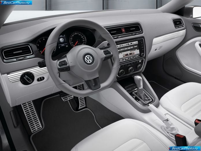 2010 Volkswagen New Compact Coupe Concept - фотография 10 из 13 2010 Volkswagen New Compact Coupe Concept - фотография 10 из 13
