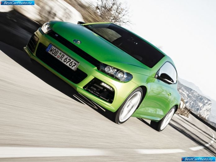 2010 Volkswagen Scirocco R - фотография 2 из 44