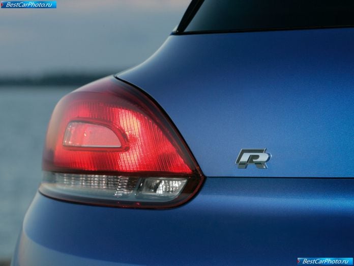 2010 Volkswagen Scirocco R - фотография 40 из 44