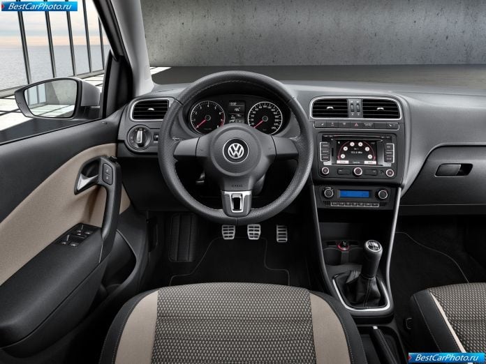 2011 Volkswagen Crosspolo - фотография 18 из 20