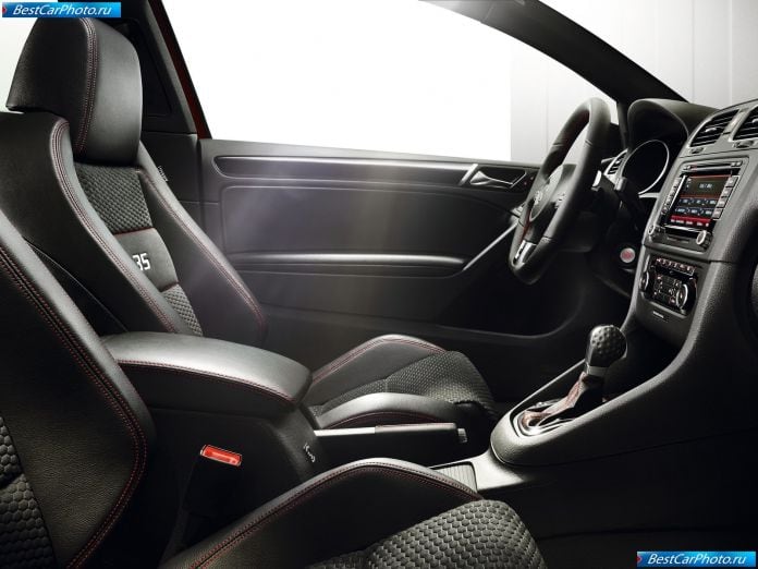 2011 Volkswagen Golf Gti Edition 35 - фотография 10 из 12 2011 Volkswagen Golf Gti Edition 35 - фотография 10 из 12