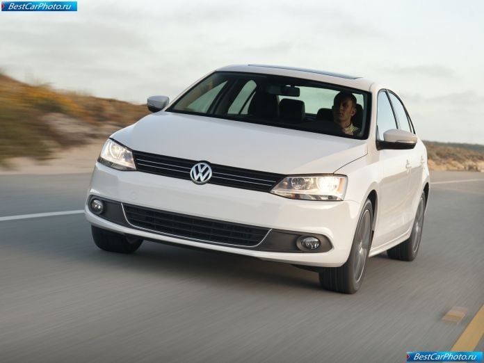2011 Volkswagen Jetta - фотография 15 из 85