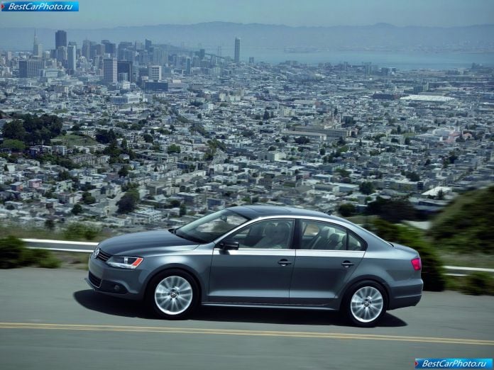 2011 Volkswagen Jetta - фотография 23 из 85